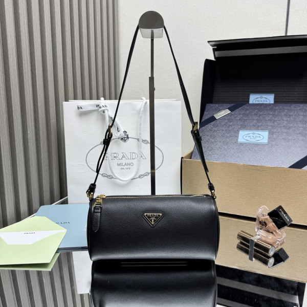 Pra*a leather pouch - 22*9*7.5cm