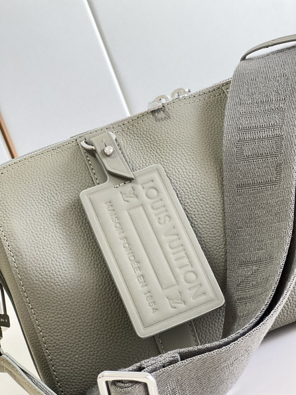 l0*is V*t0n city keepall