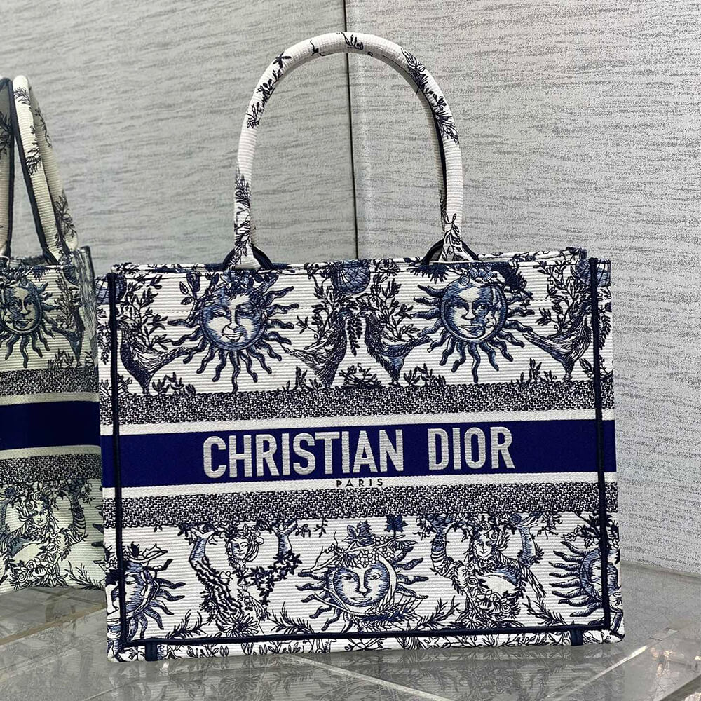 medium D*or book tote
