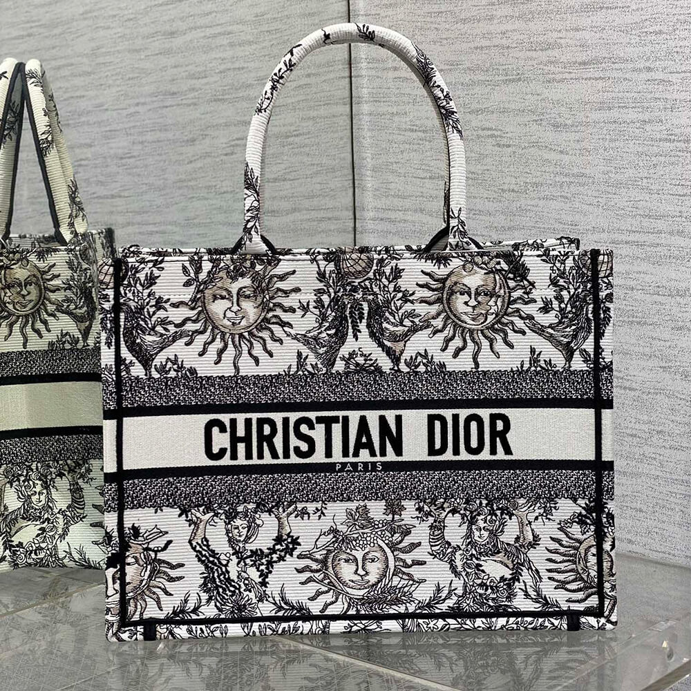 medium D*or book tote