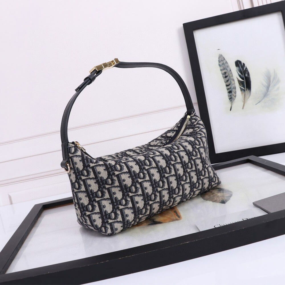 medium D*ortravel nomad pouch