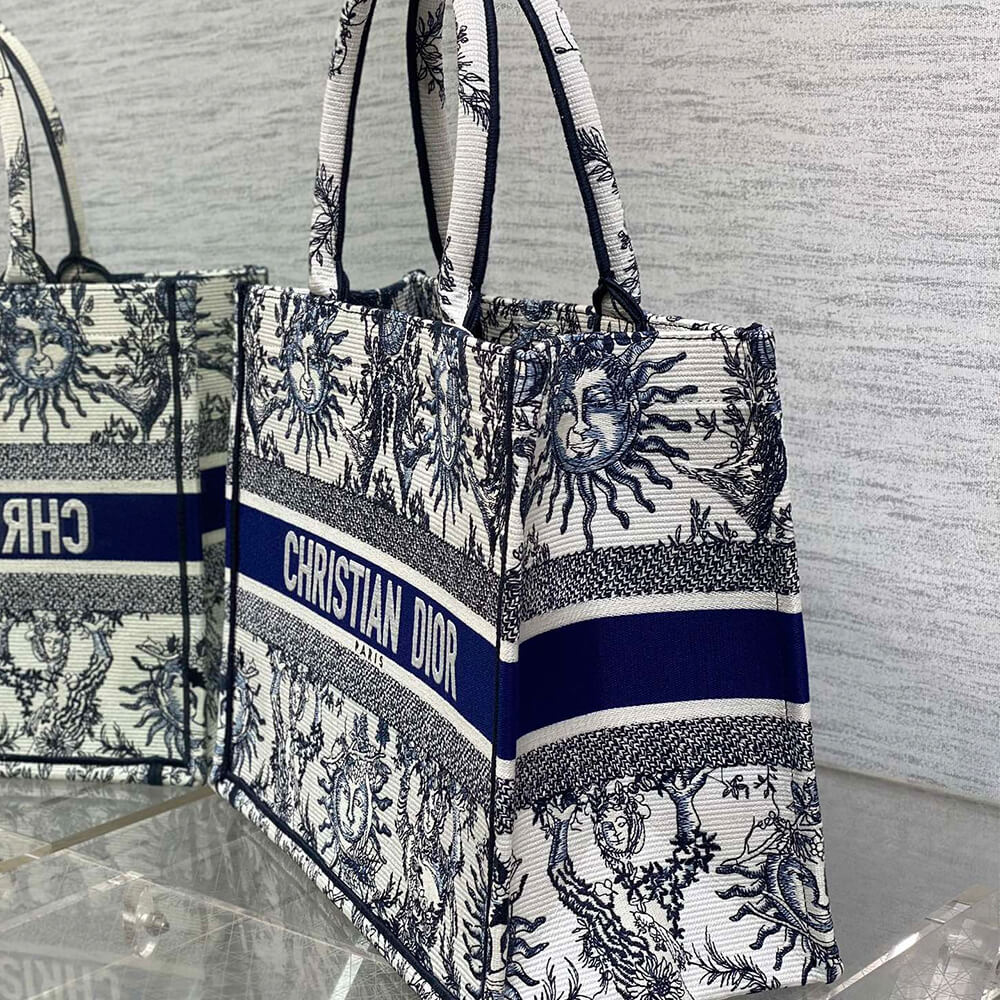 medium D*or book tote