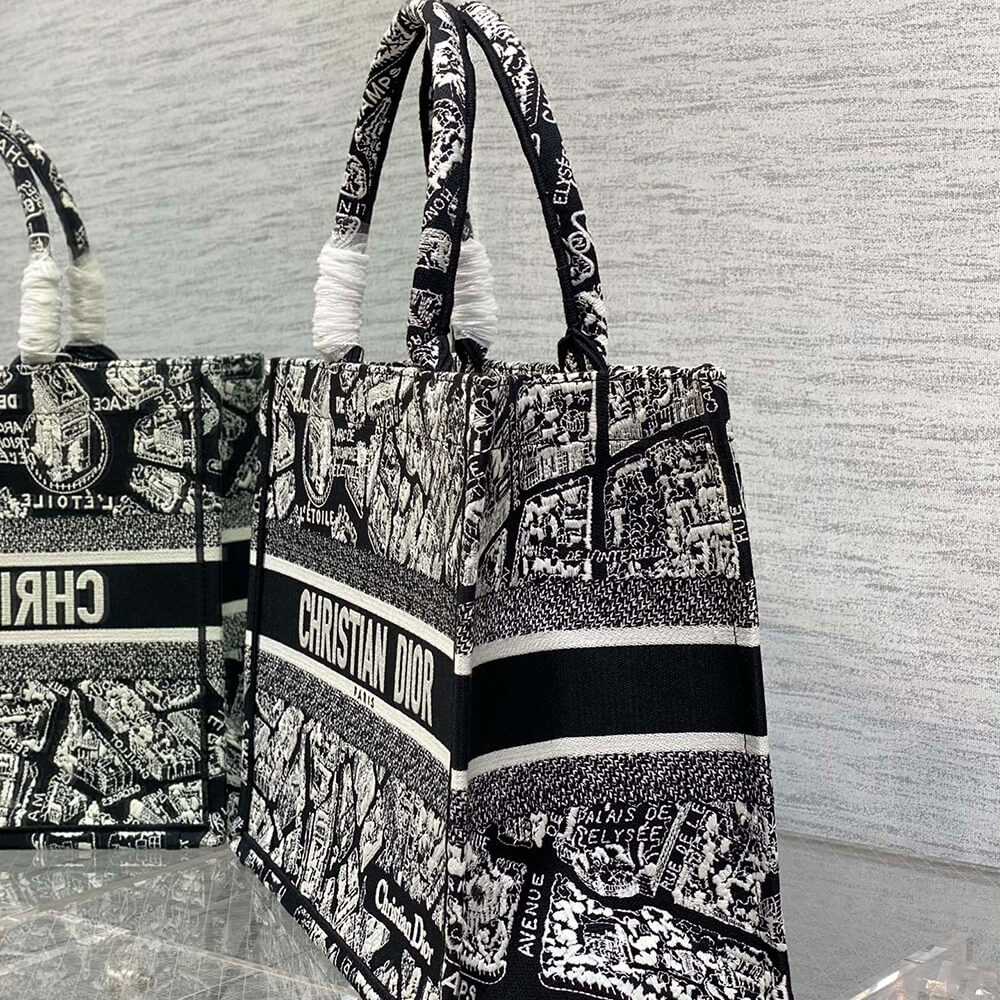 medium D*or book tote