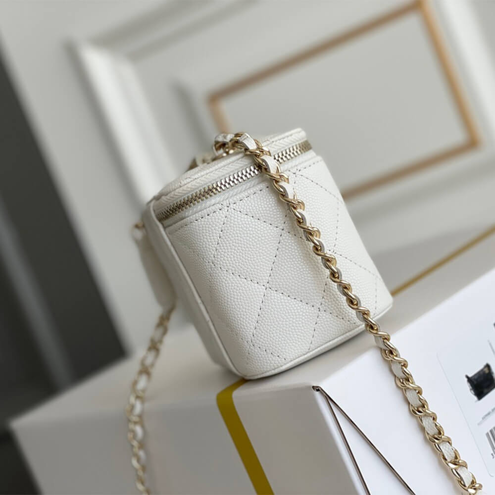 Ch*el chain cosmetic bag