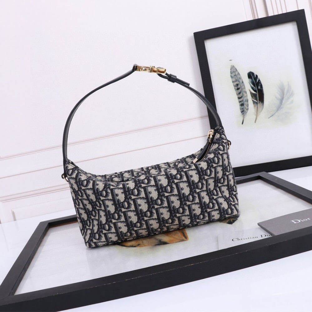 medium D*ortravel nomad pouch
