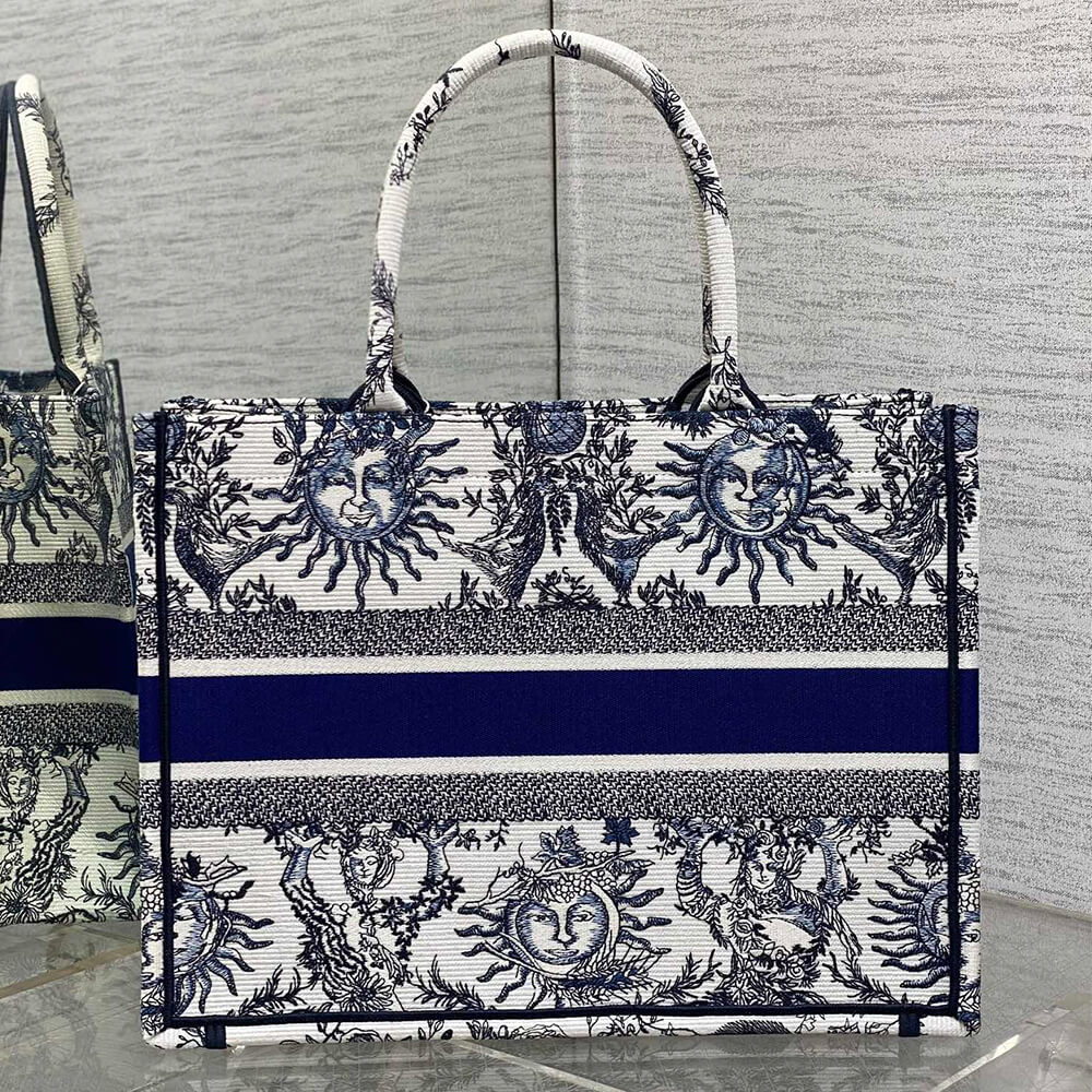 medium D*or book tote