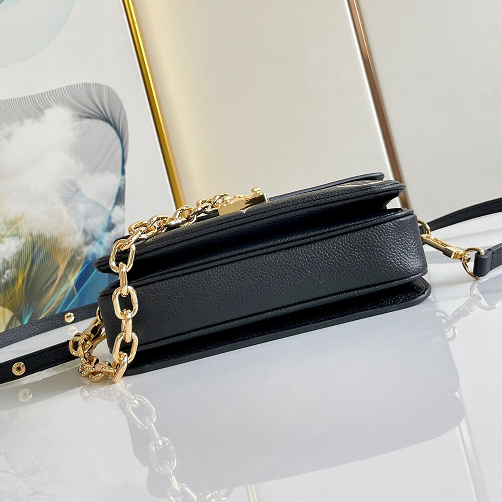 LV Pochette Métis East West