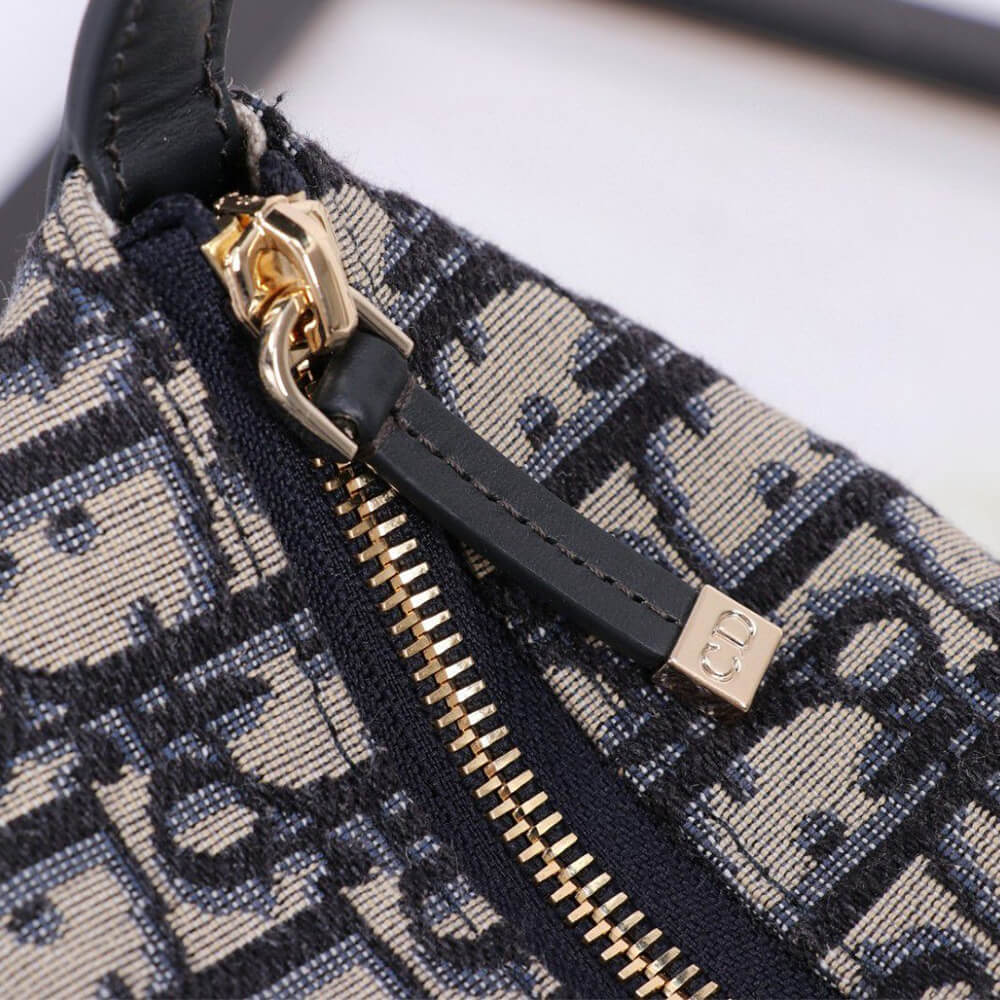 medium D*ortravel nomad pouch