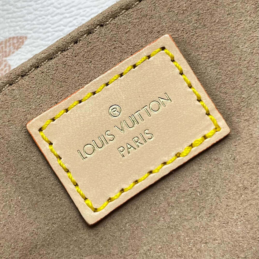 LV Pochette Métis East West