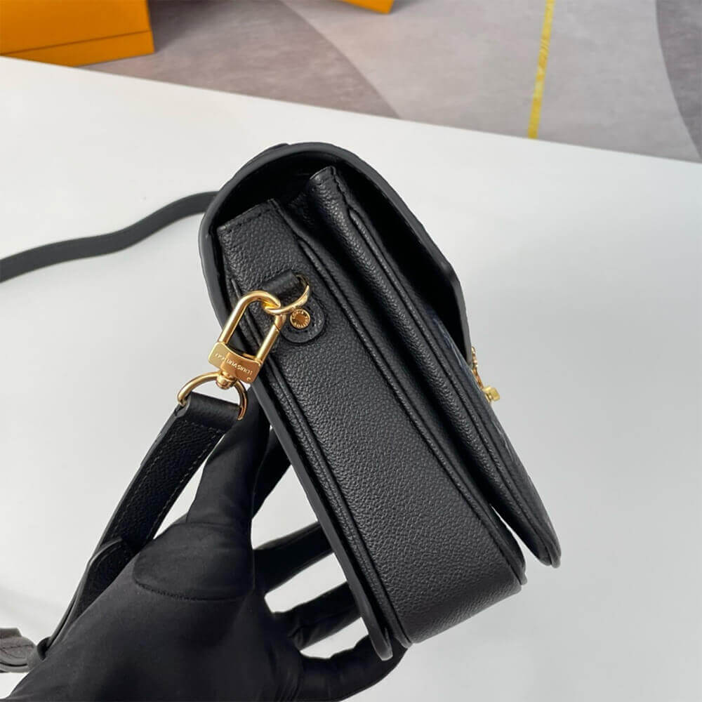 LV Pochette Métis