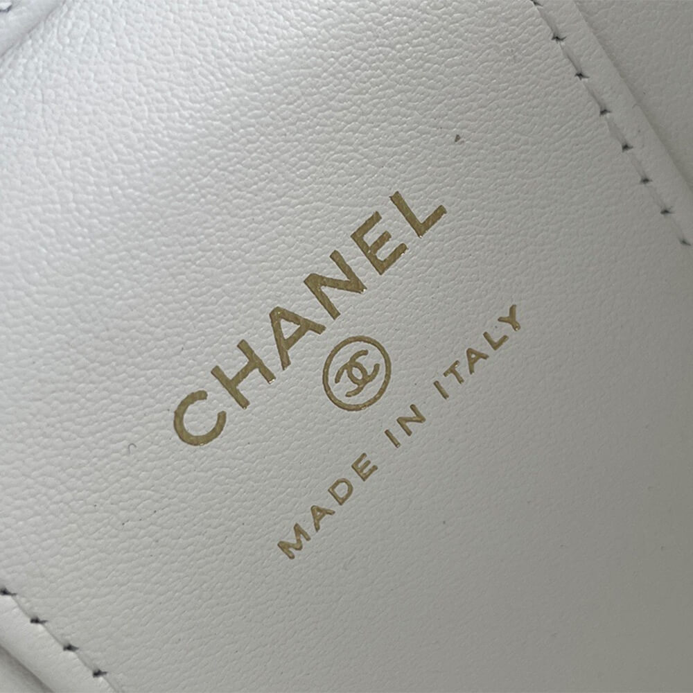 Ch*el chain cosmetic bag