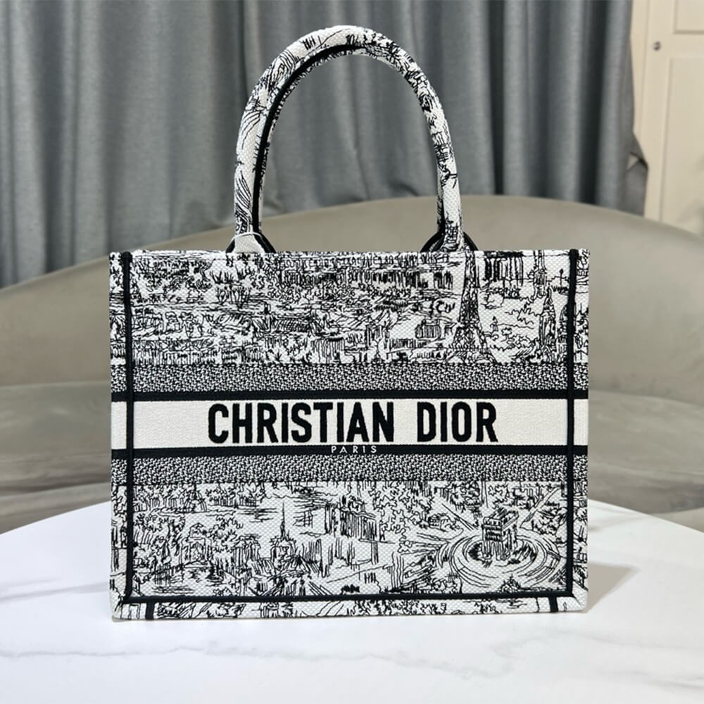 medium D*or book tote