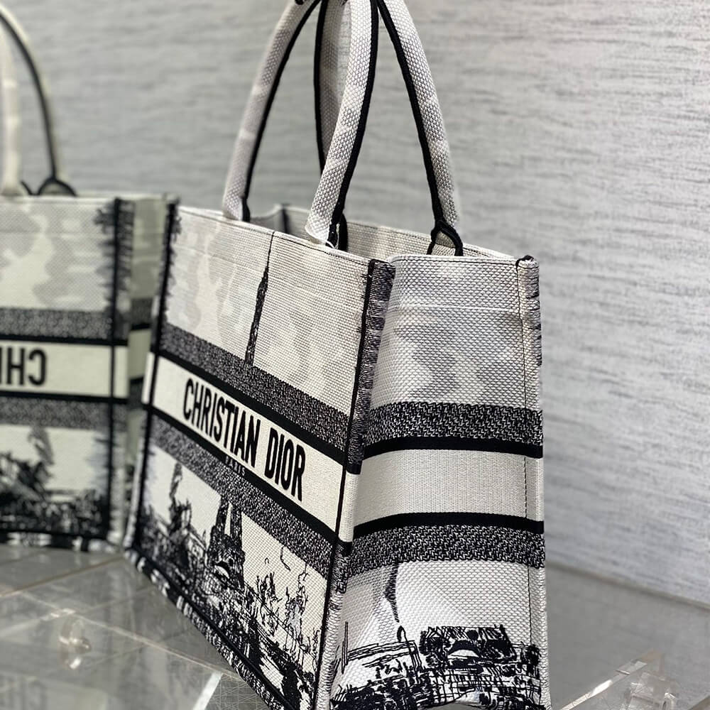 medium D*or book tote