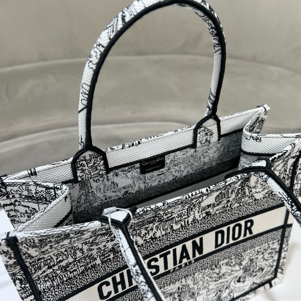 medium D*or book tote