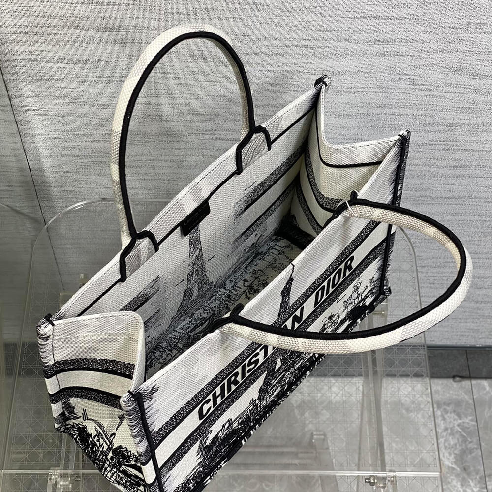 medium D*or book tote