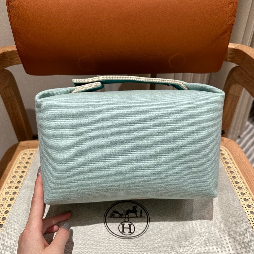H**mes toiletery bag