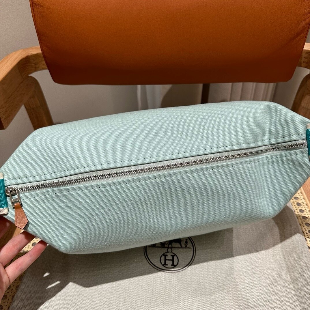 H**mes toiletery bag