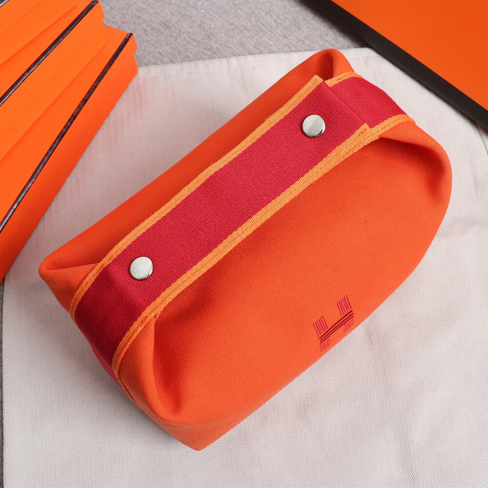 H**mes toiletery bag