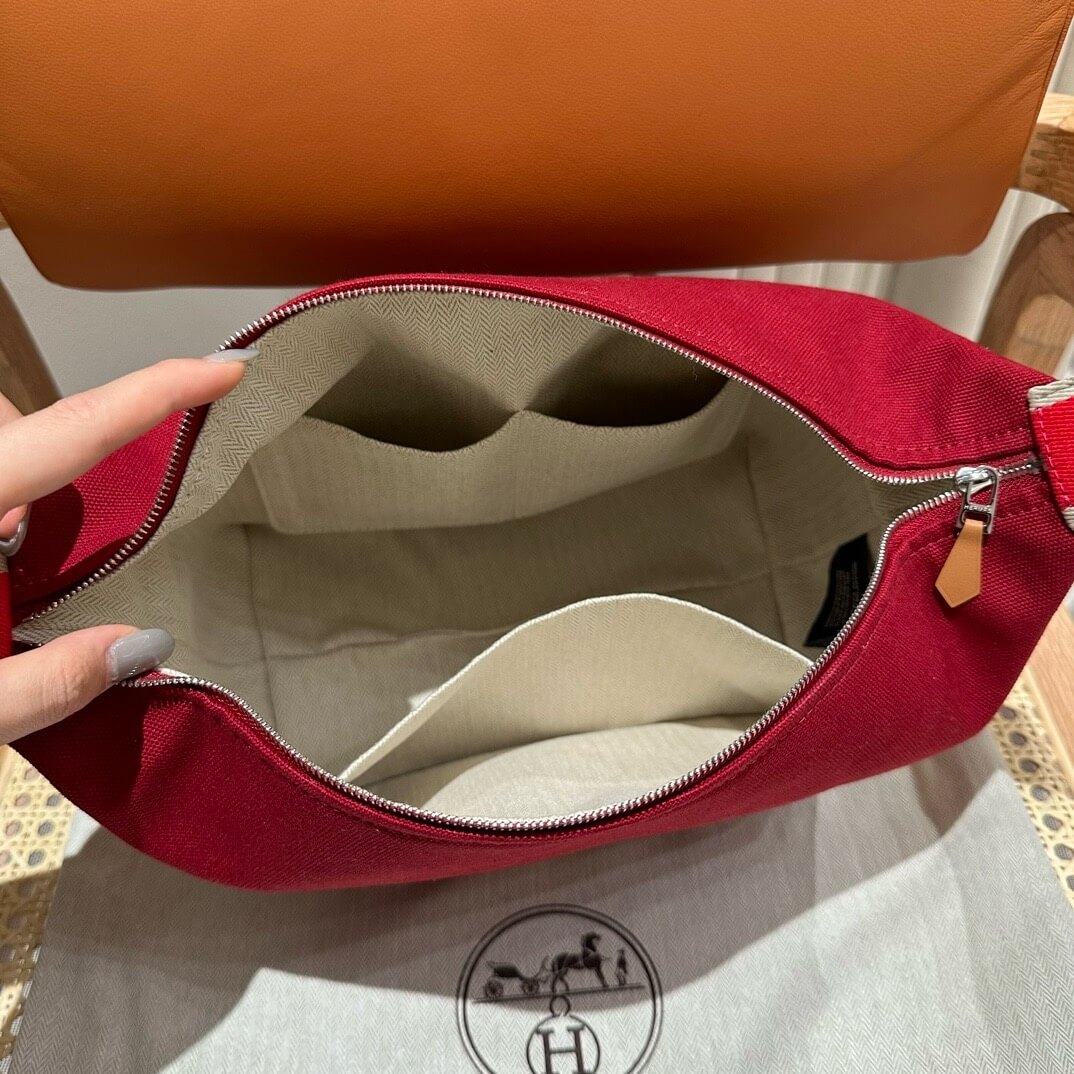 H**mes toiletery bag