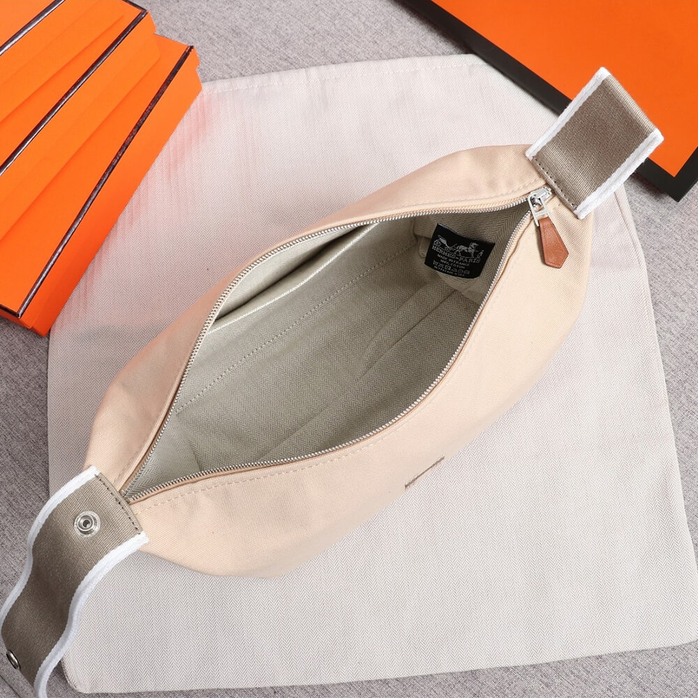 H**mes toiletery bag