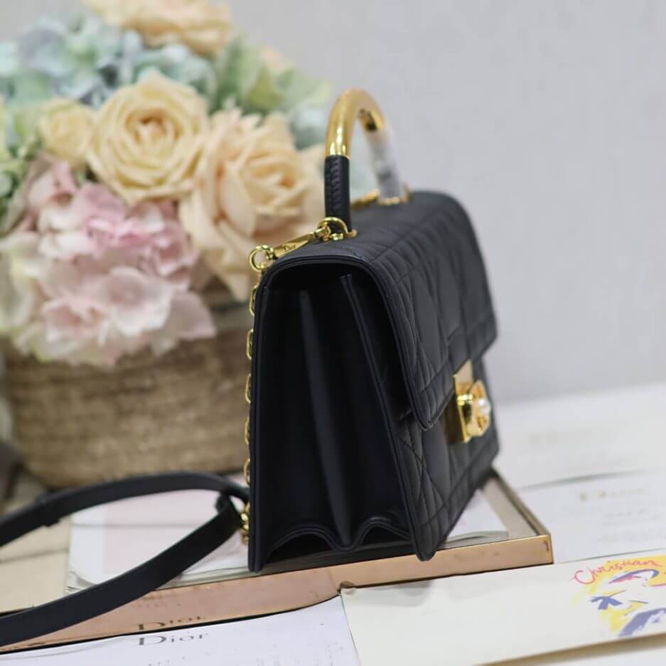 medium D*or ange bag
