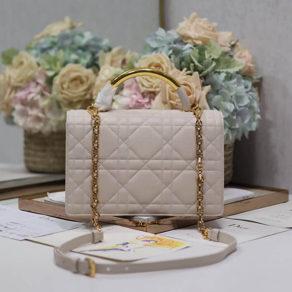 medium D*or ange bag