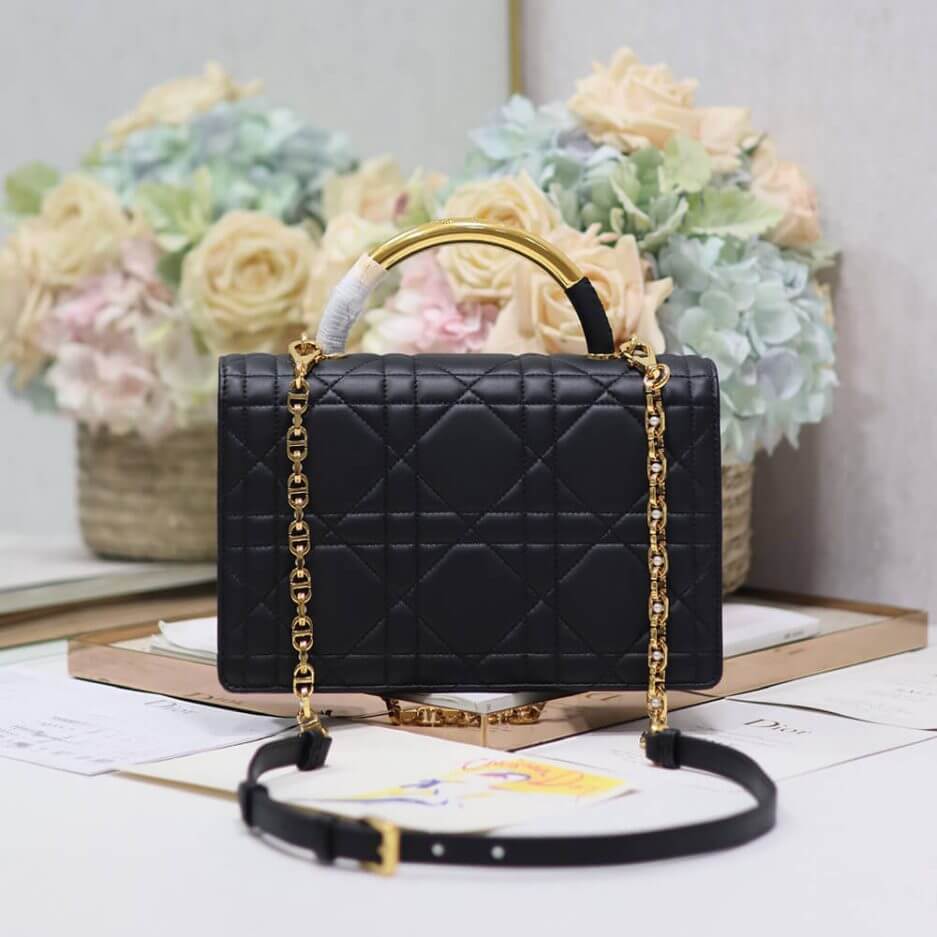 medium D*or ange bag
