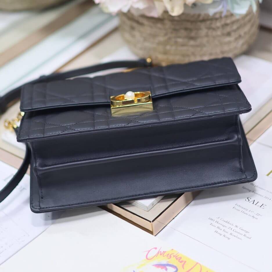 medium D*or ange bag