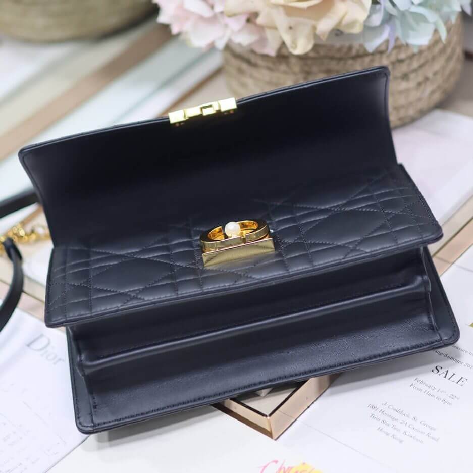 medium D*or ange bag