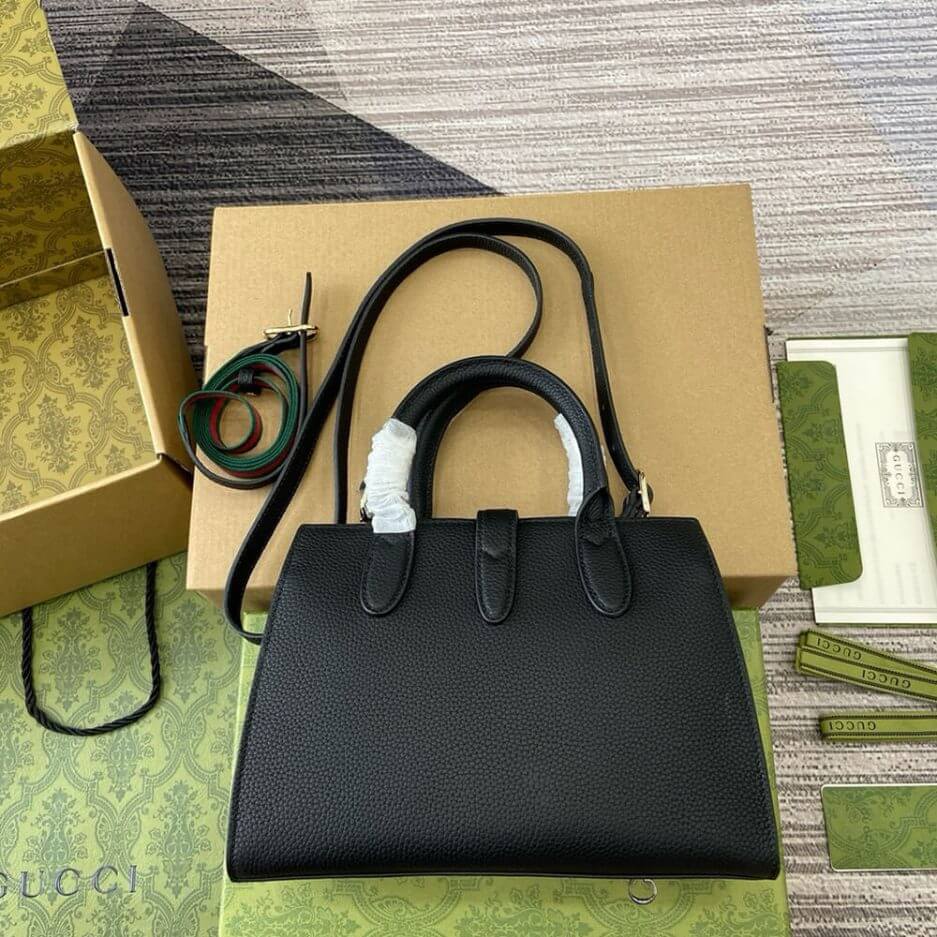 G*u*i small tote bag with hook closure