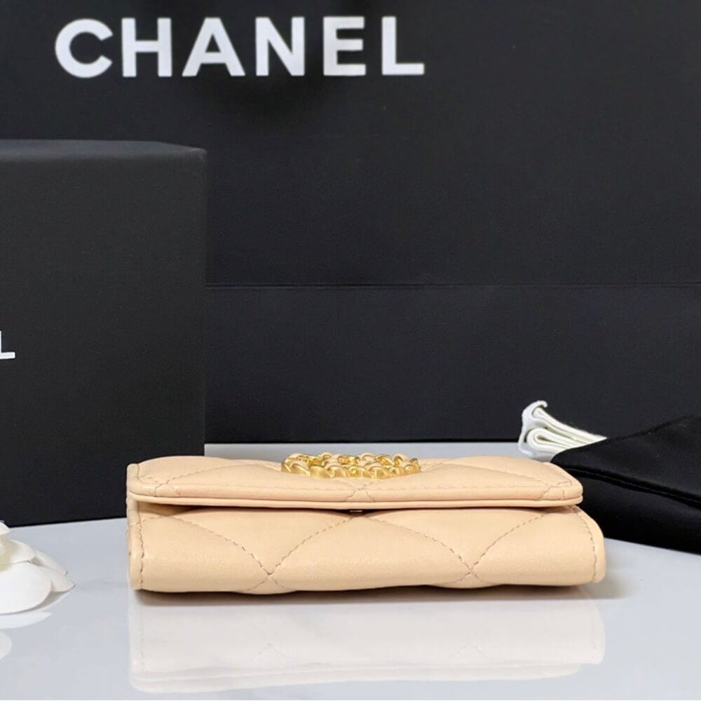 Ch*el 19 flap card holder