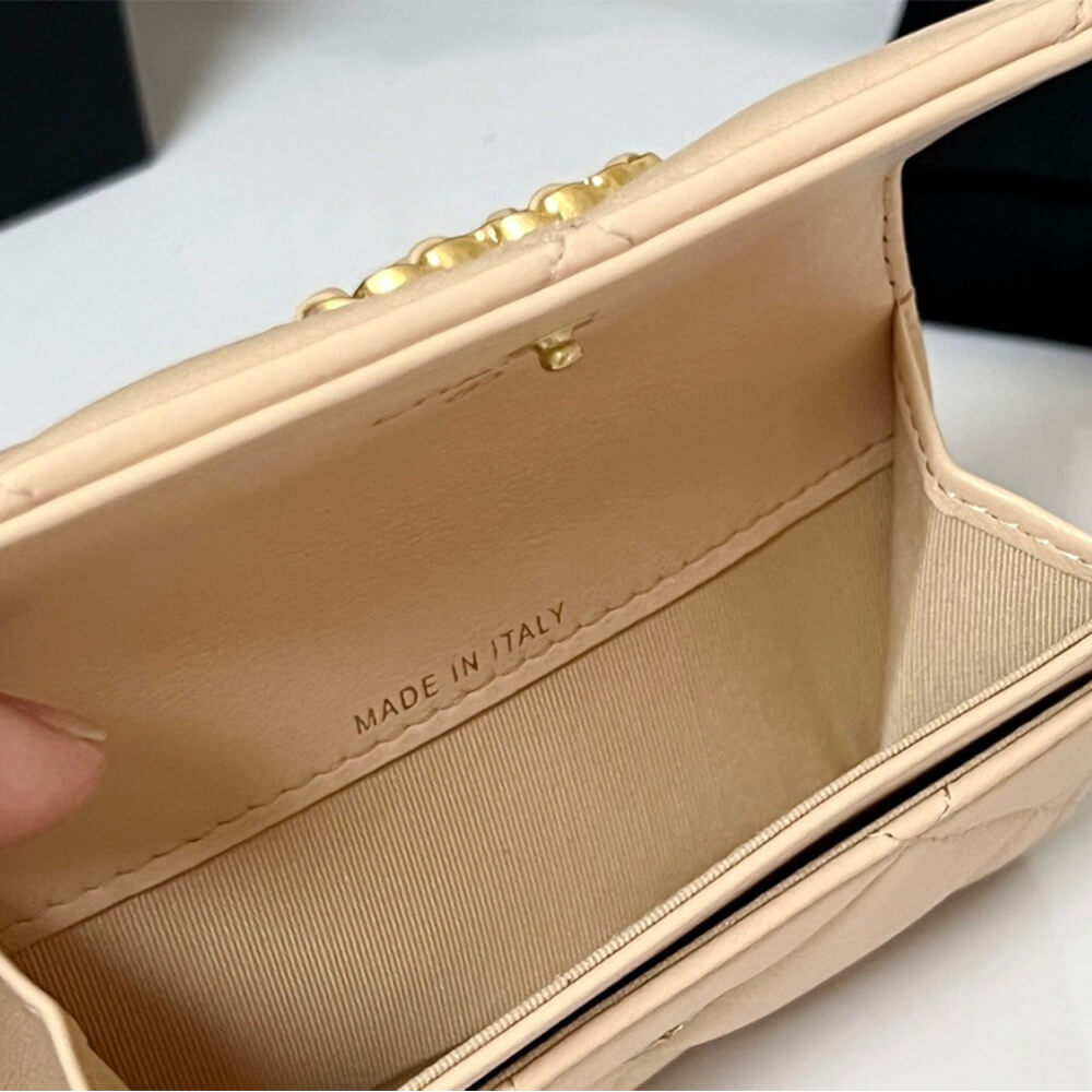 Ch*el 19 flap card holder