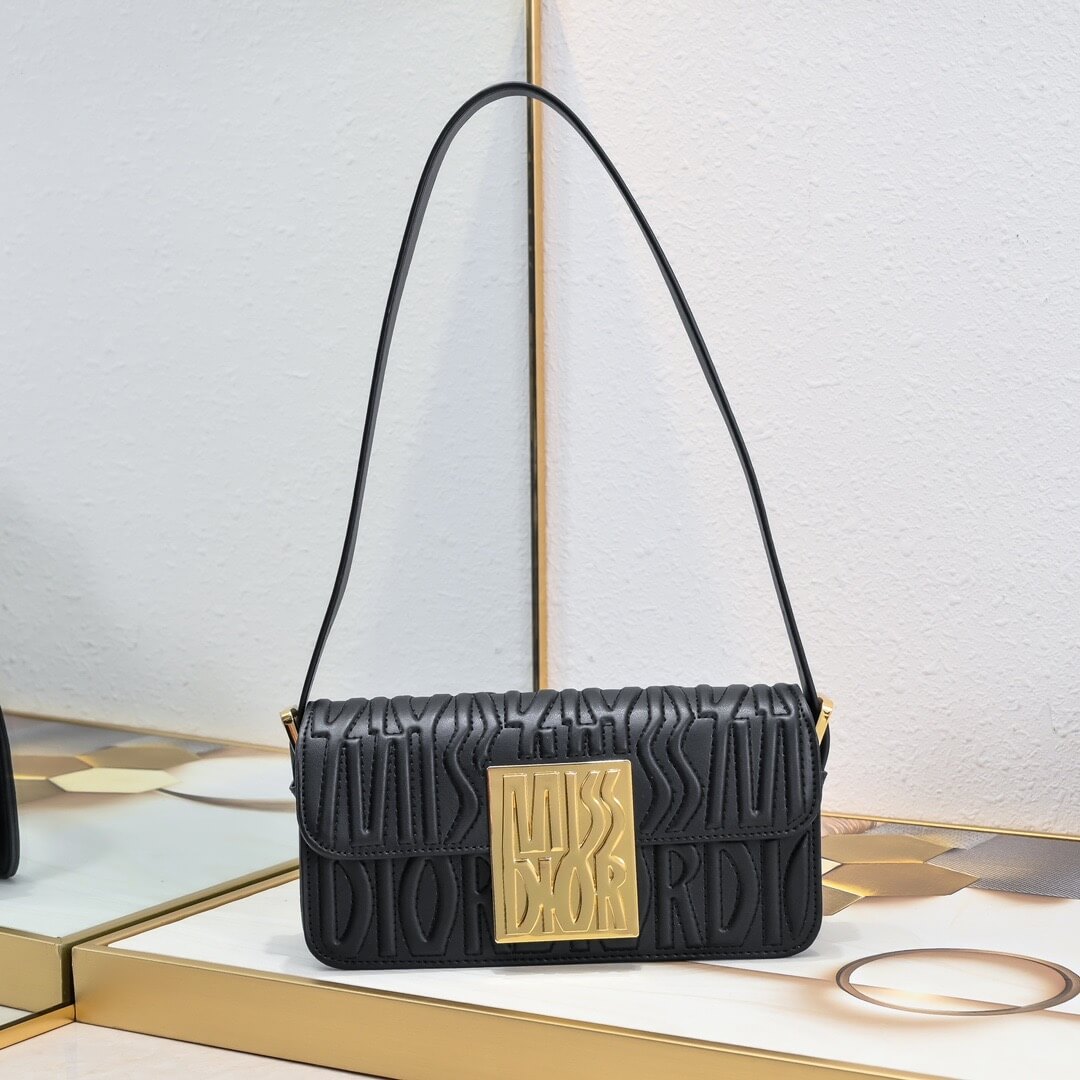 miss D*or flap bag
