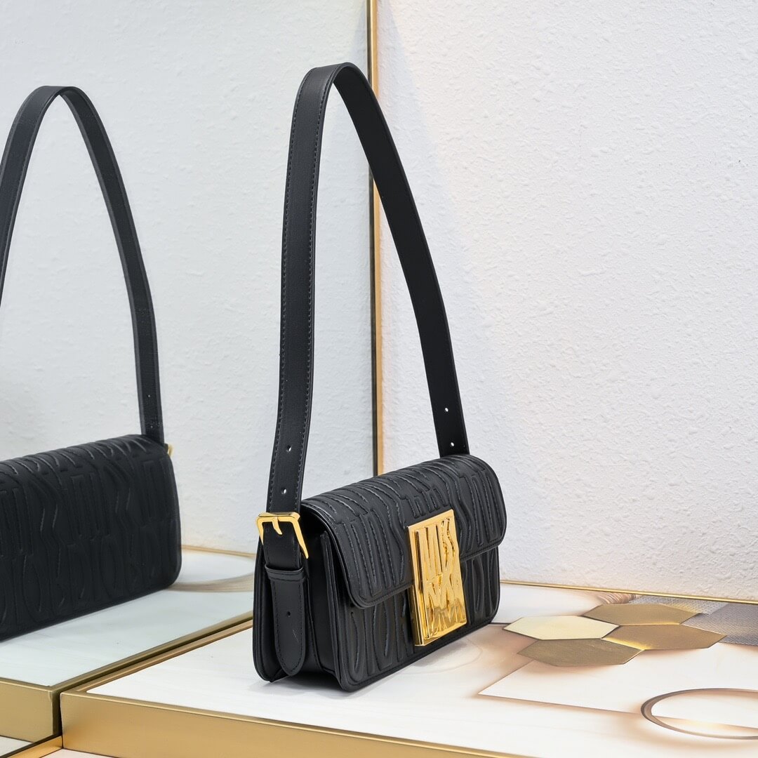 miss D*or flap bag