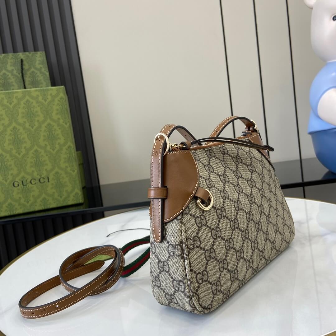 GG Emblem small shoulder bag