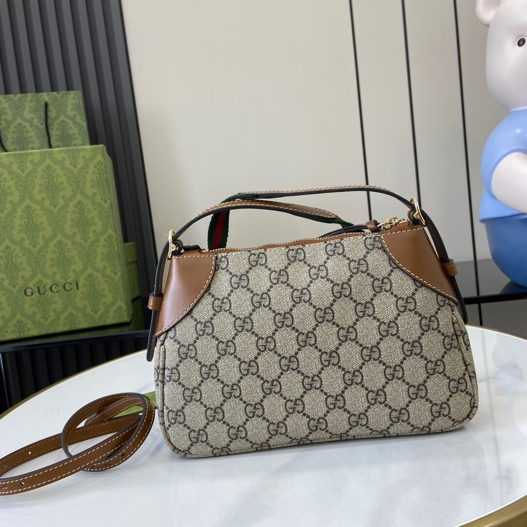 GG Emblem small shoulder bag
