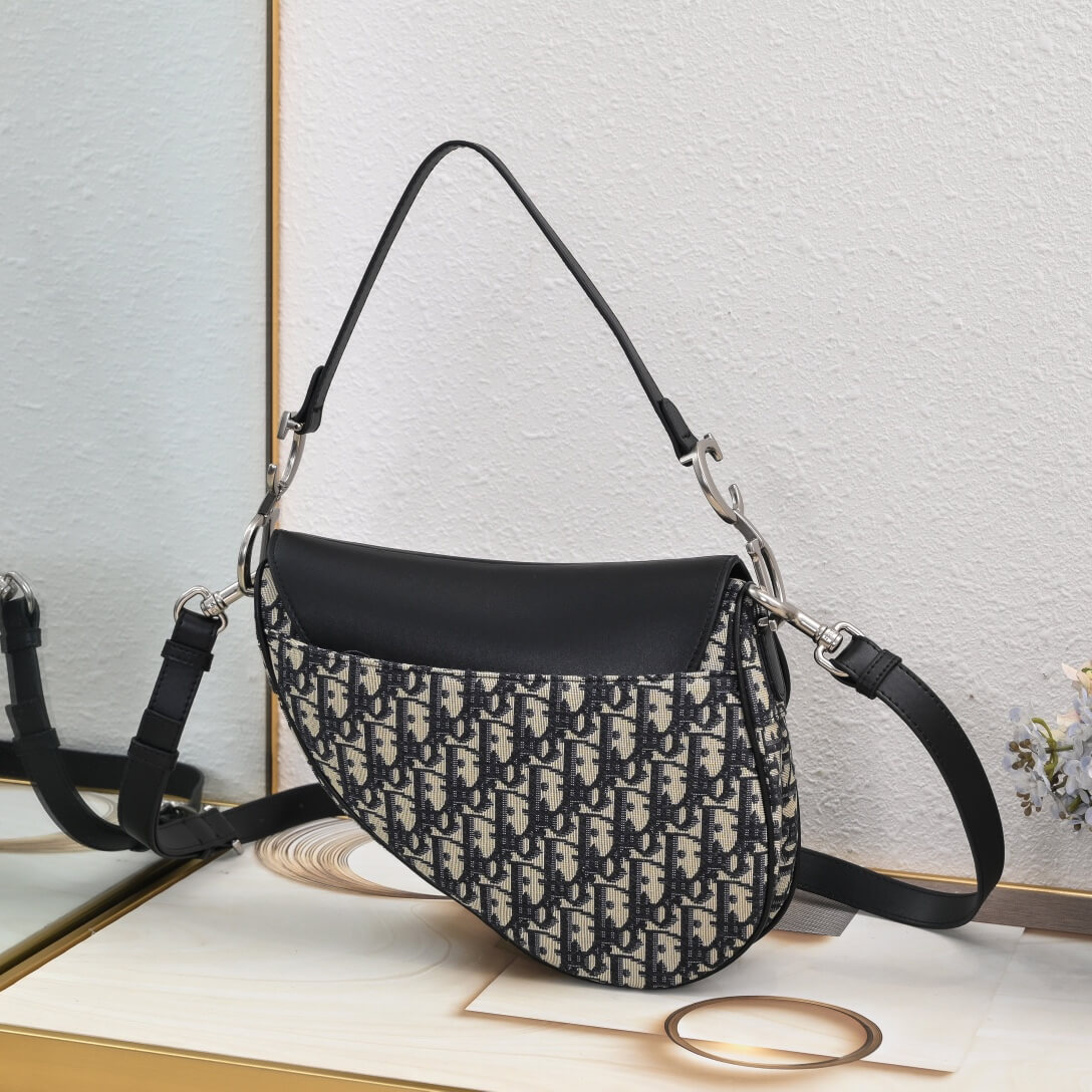 D*or saddle bag with strap