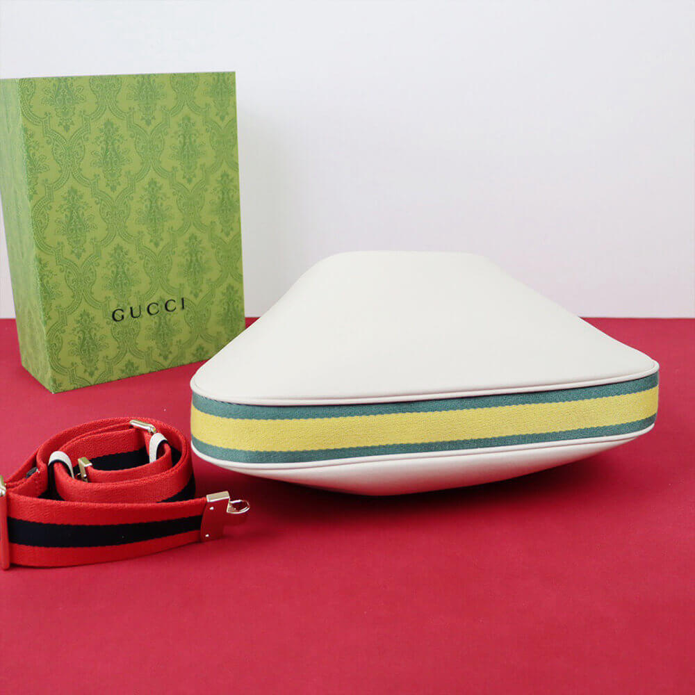 G*u*i attache large shoulder bag