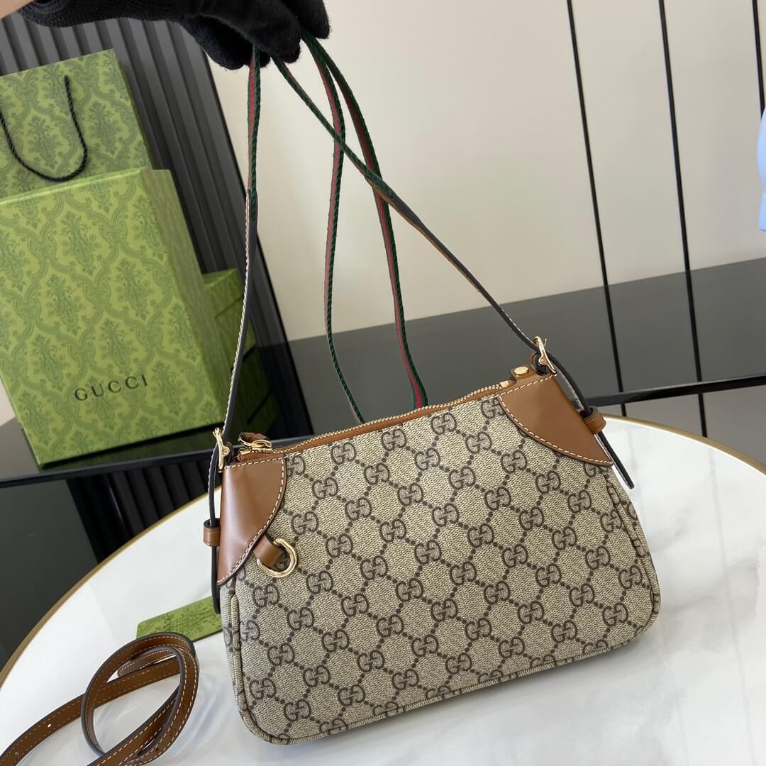 GG Emblem small shoulder bag