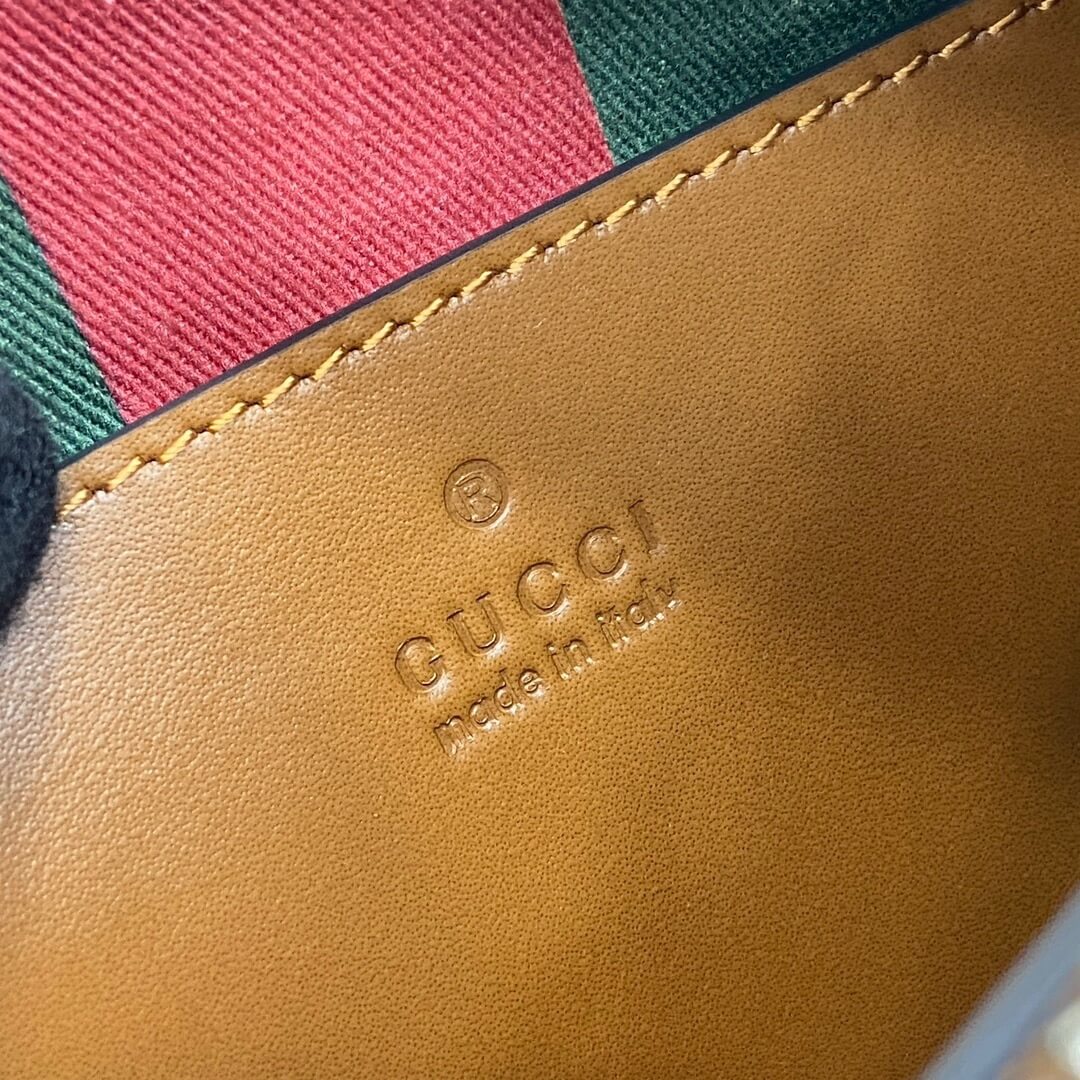 GG Emblem small shoulder bag