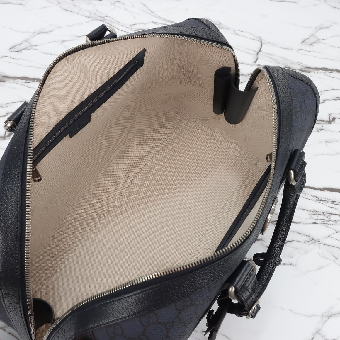G*u*i savoy medium duffle bag