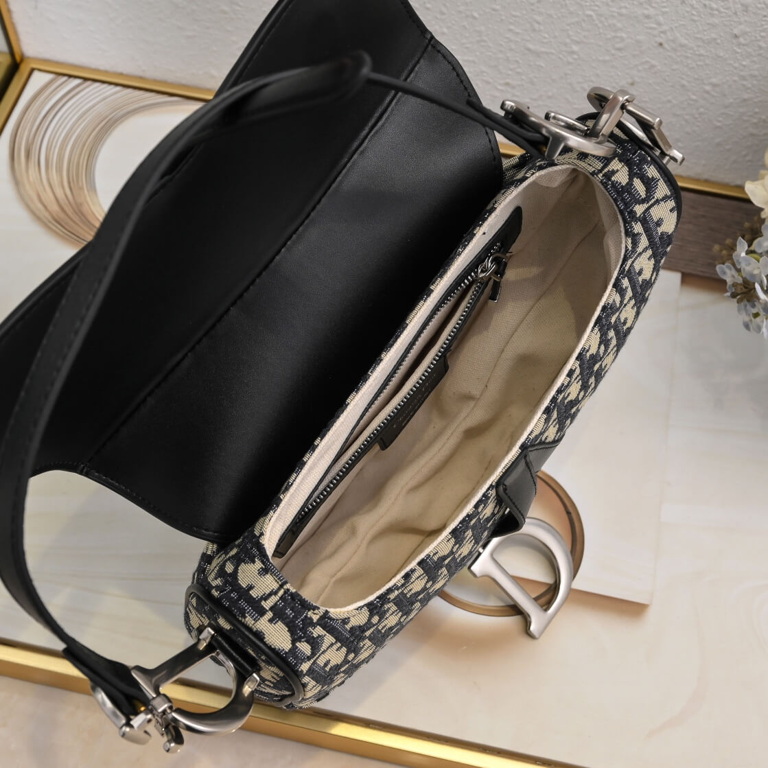 D*or saddle bag with strap