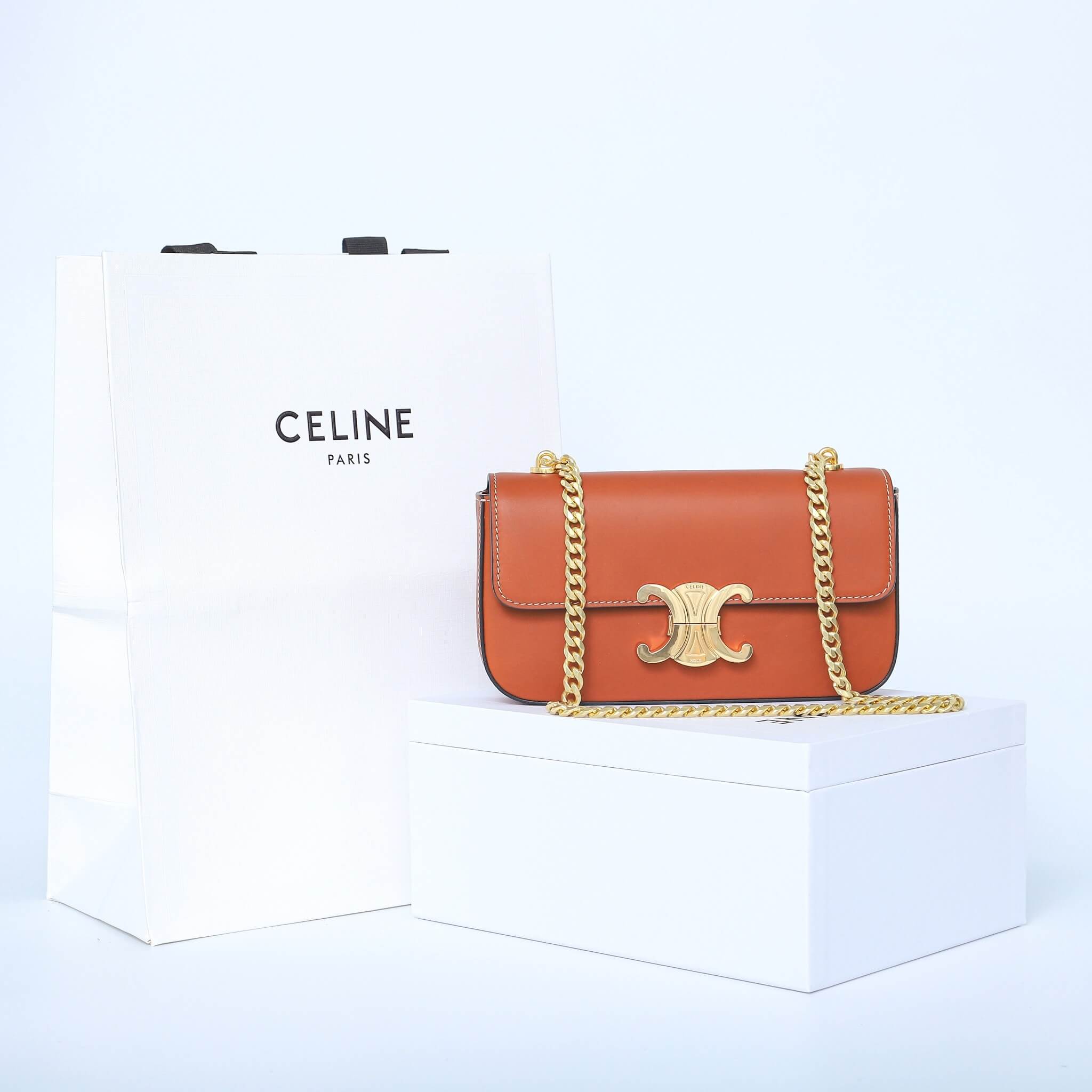 Ce**e claude shiny cowhide leather chain shoulder bag