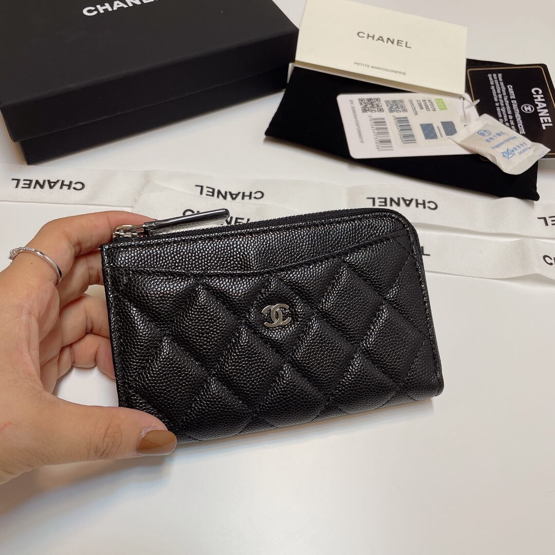 Ch*el classic zipped card holder