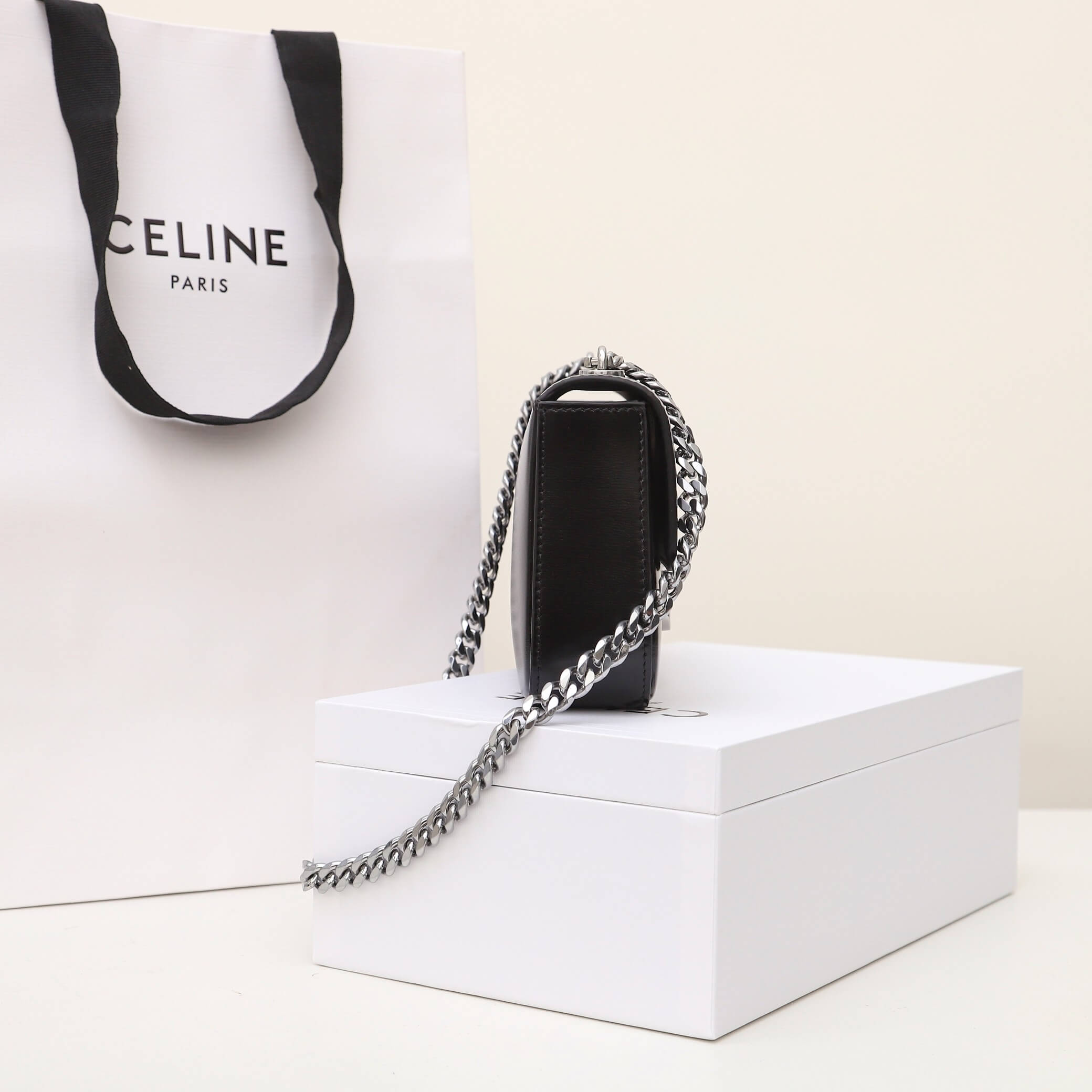 Ce**e claude shiny cowhide leather chain shoulder bag