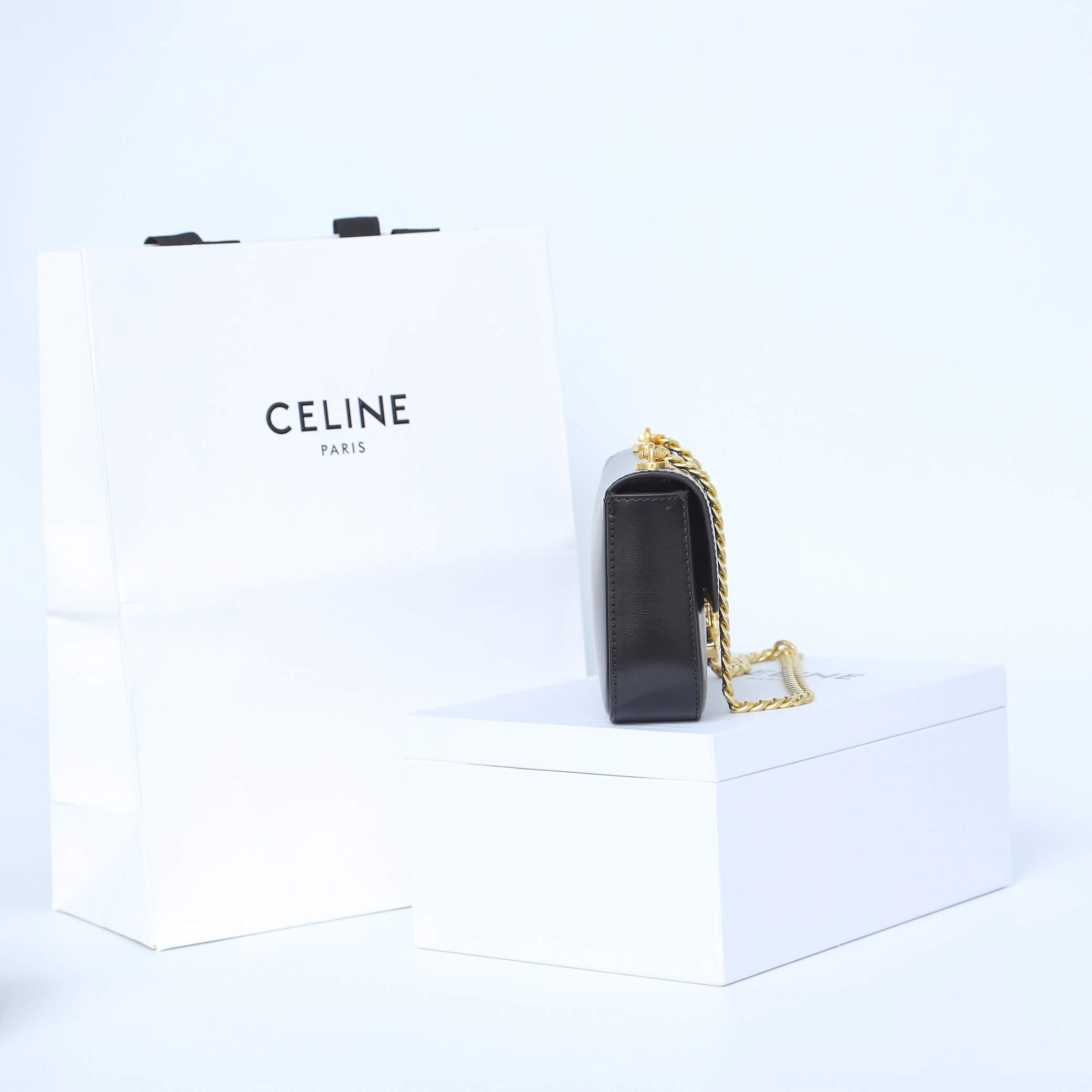 Ce**e claude shiny cowhide leather chain shoulder bag