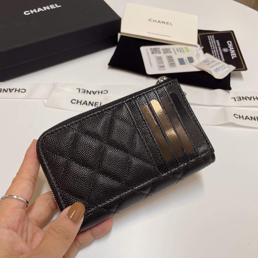 Ch*el classic zipped card holder