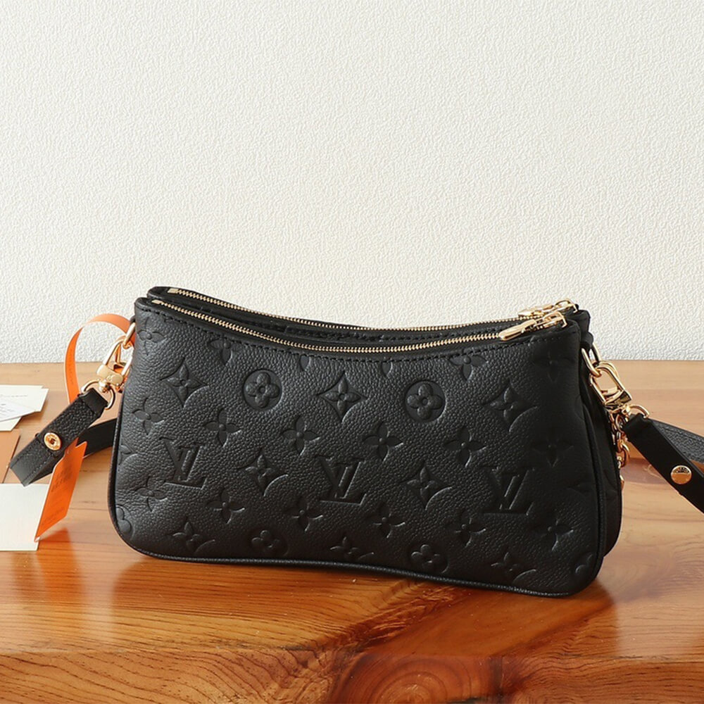 LV Liv Pochette