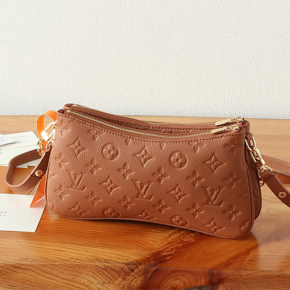 LV Liv Pochette