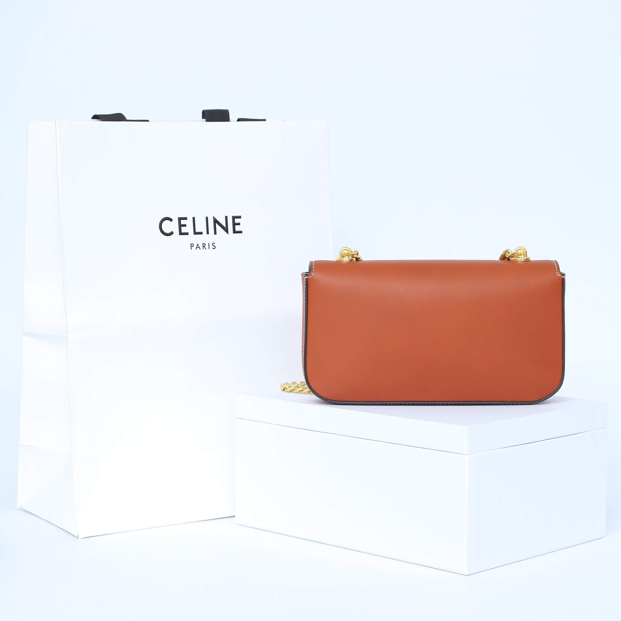 Ce**e claude shiny cowhide leather chain shoulder bag